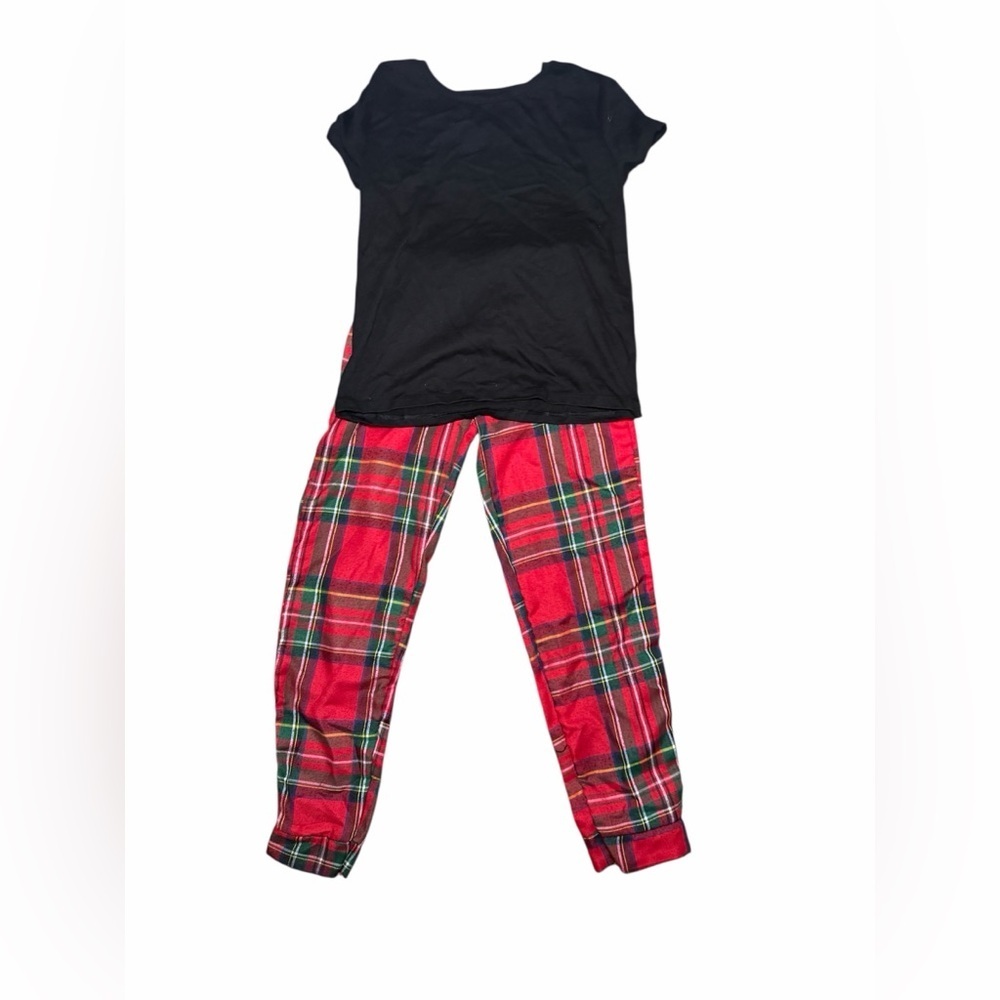 Christmas Pajama Set Kids Size 7. Black Top, & Plaid Pants